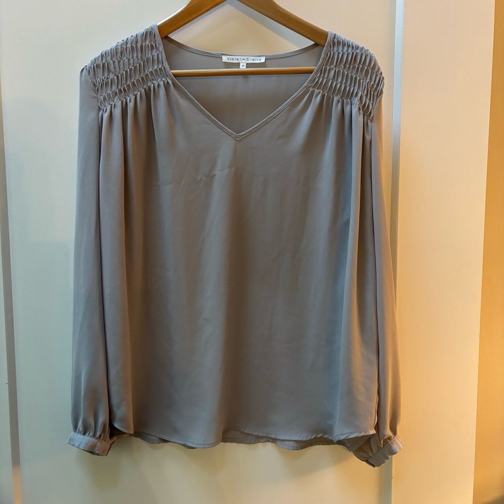 Violet + Claire Gray Women's blouse size M
